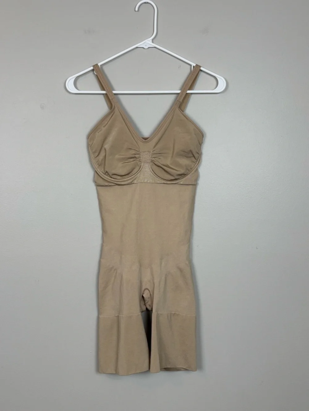 Spanx Bodysuit Womens XL Tan Beige Mid Thigh Underwired Shapewear